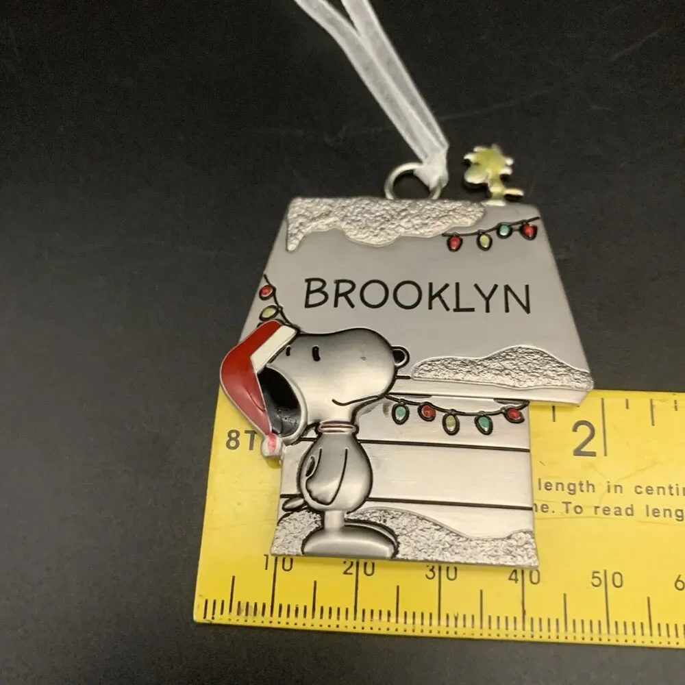 Hallmark peanuts snoopy